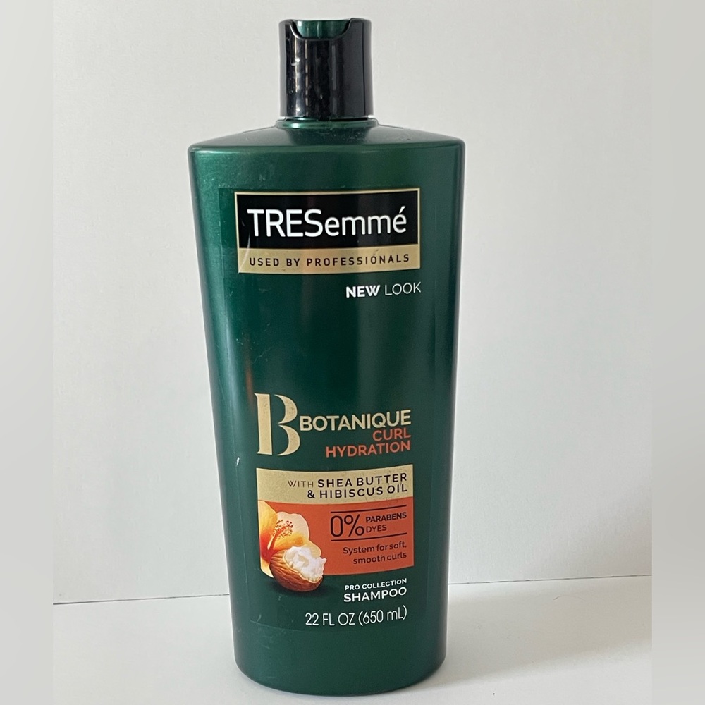 NEW! Large 22 fl oz TRESemme Botanique Curl Hydration Pro Collection Shampoo!